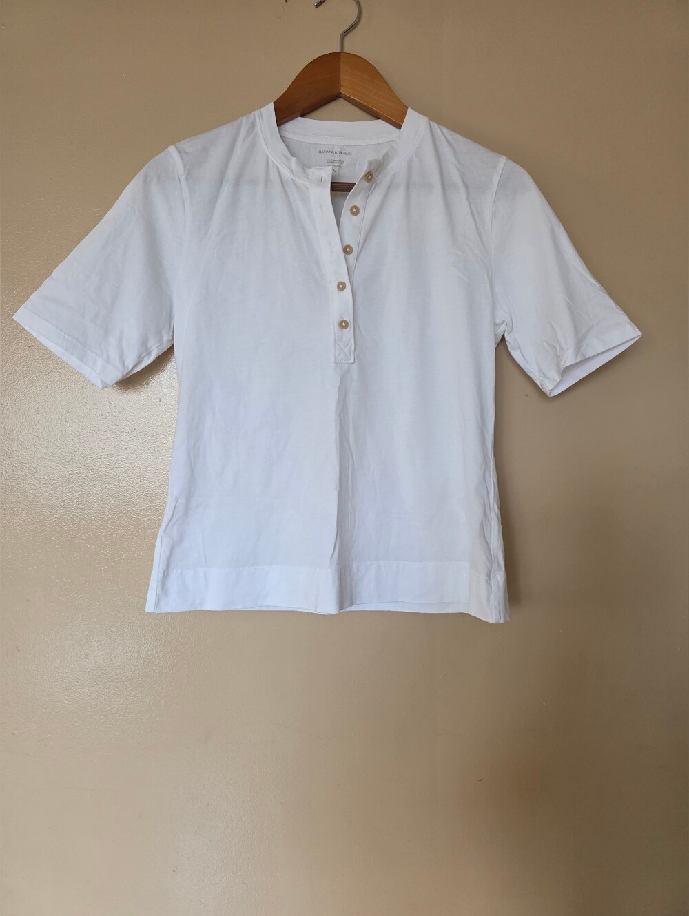 Banana Republic 100% Cotton Henley Top M Elbow Sleeve Fitted Minimalist Capsule